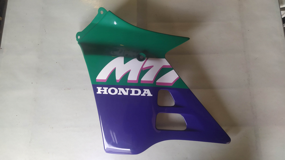 carena anteriore sx verde/viola honda mtx 125 - nuova con leggeri graffi come da foto -