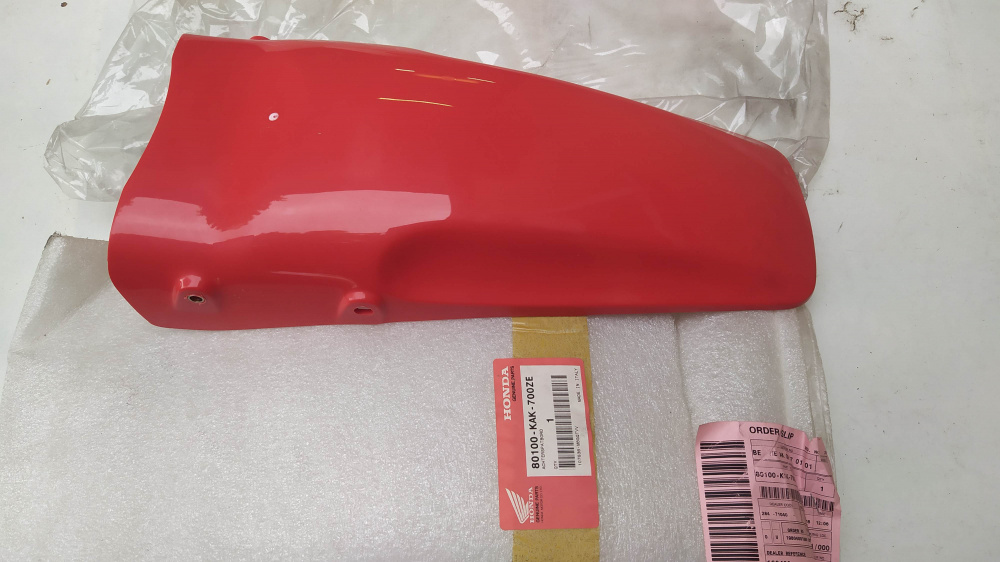 parafango posteriore rosso (colorazione rossa) honda crm 125 r ´90 - ´92