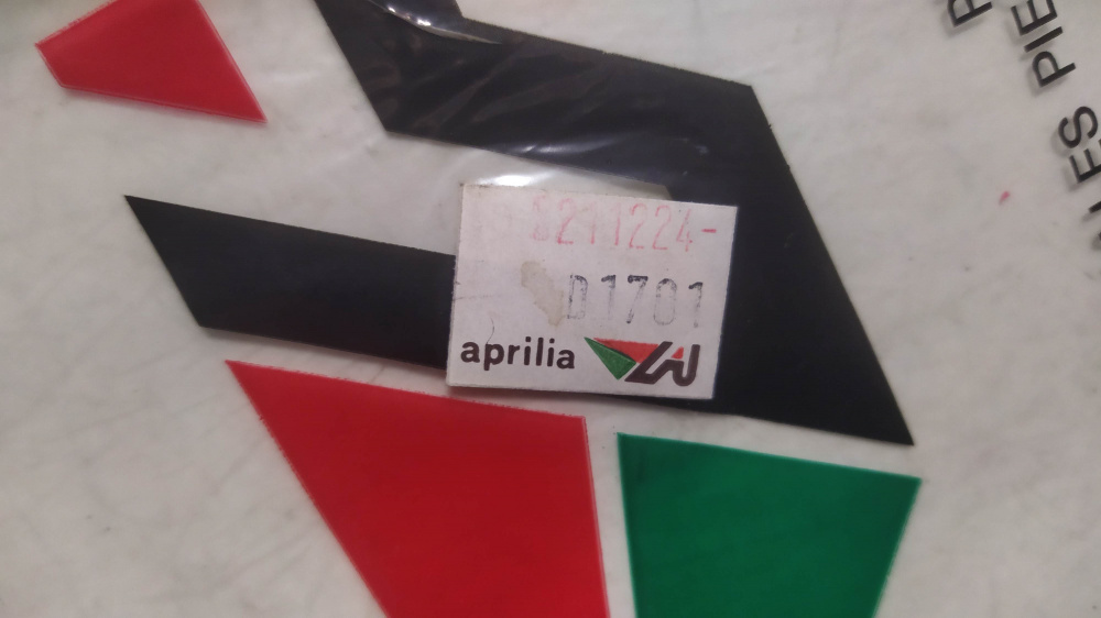 serie adesivi serbatoio aprilia af1 50 ´86