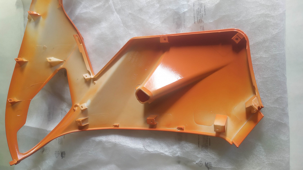 semiscudo anteriore dx arancio aprilia sr r facotry ´04 - ´09