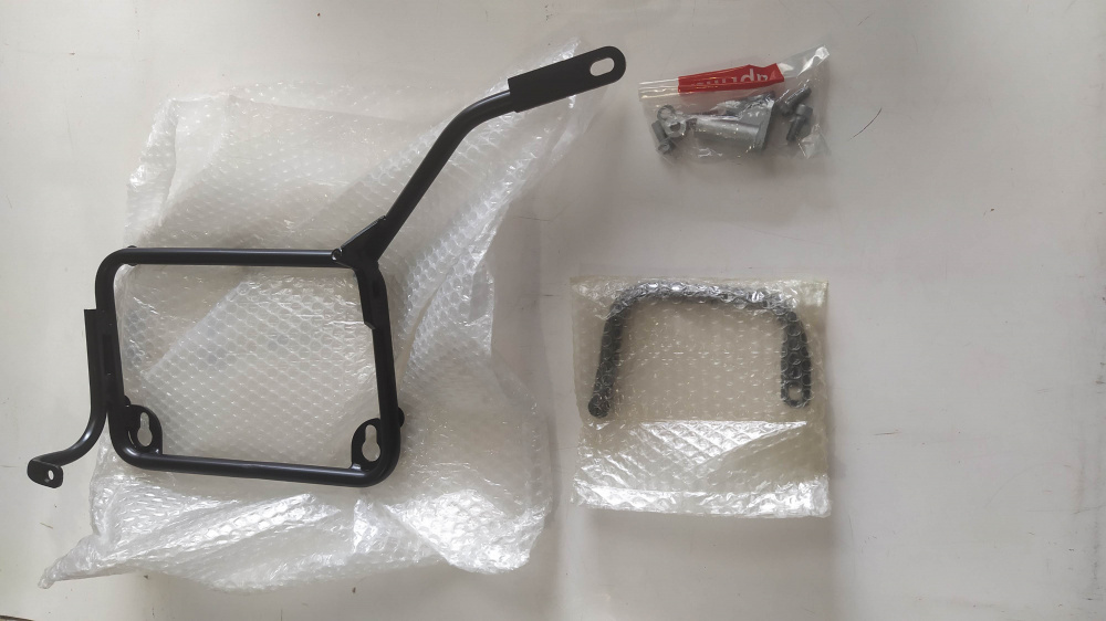 valigia laterale dx nera aprilia pegaso 3 650