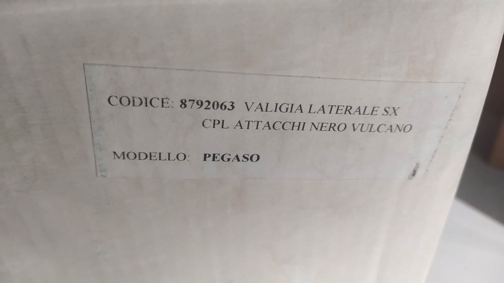 valigia laterale sx nera aprilia pegaso 3 650